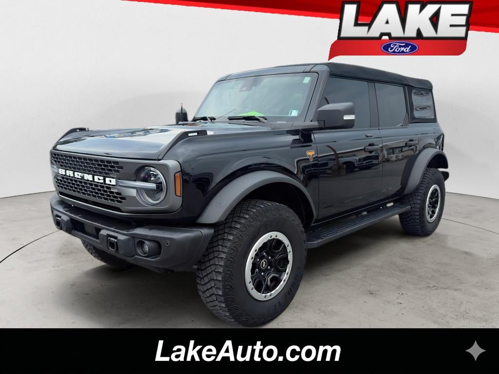 2023 Ford Bronco Badlands in Shadow Black — front three-quarter view